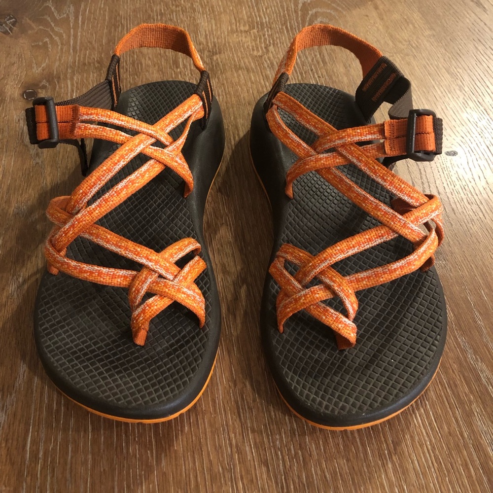 CHACOS (LIKE NEW)